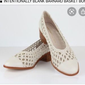 Intentionally Blank Barnard Basket Bone